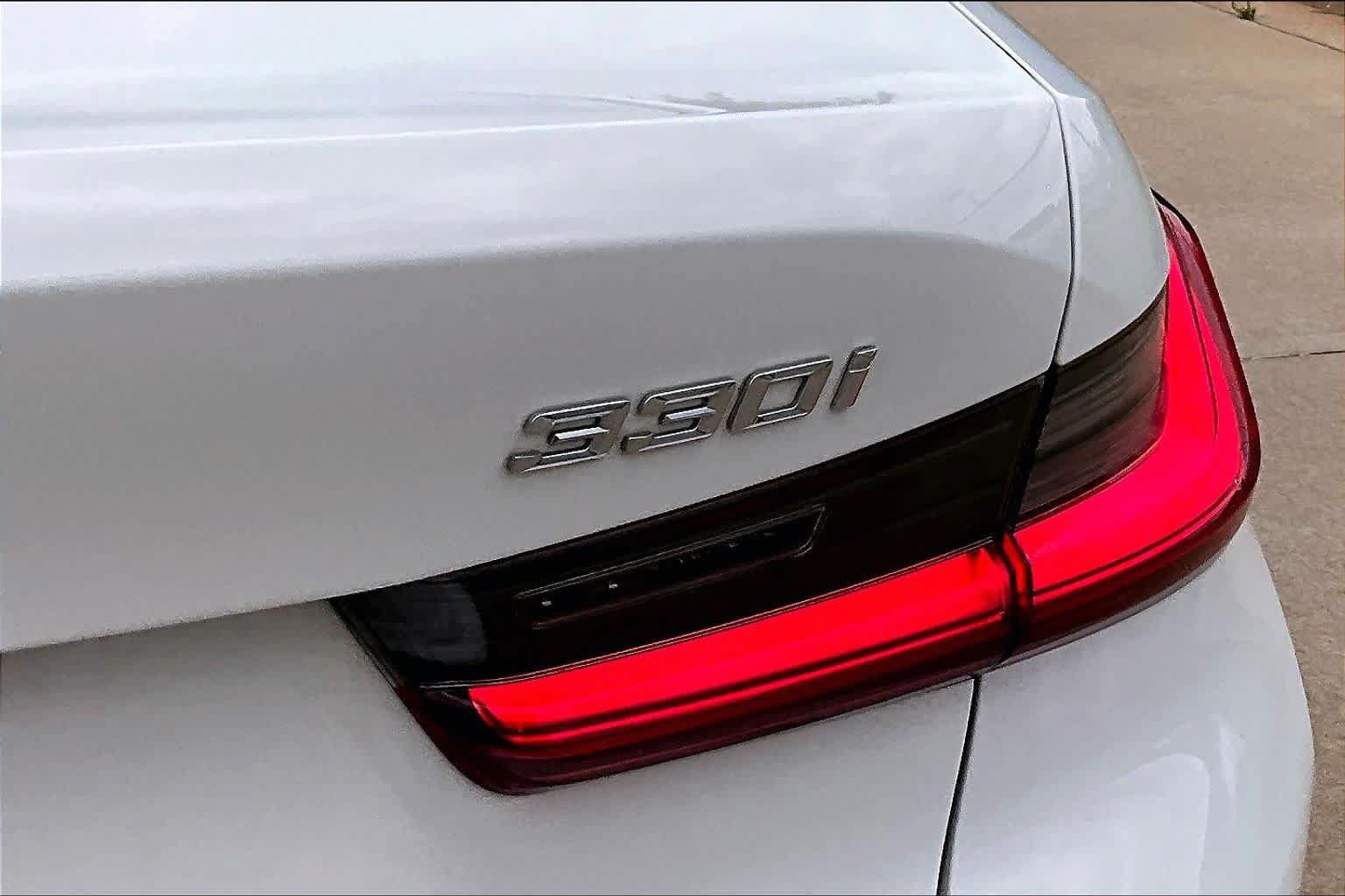 Used 2020 BMW 330i Sedan w/ Convenience Package RWD image 30