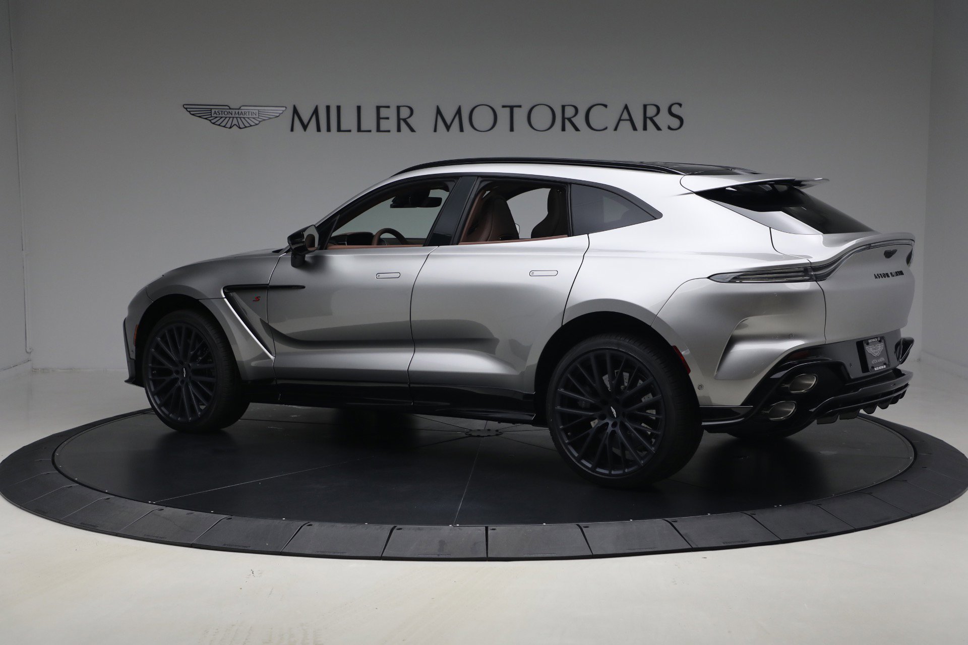New 2026 Aston Martin DBX S AWD/4WD image 4
