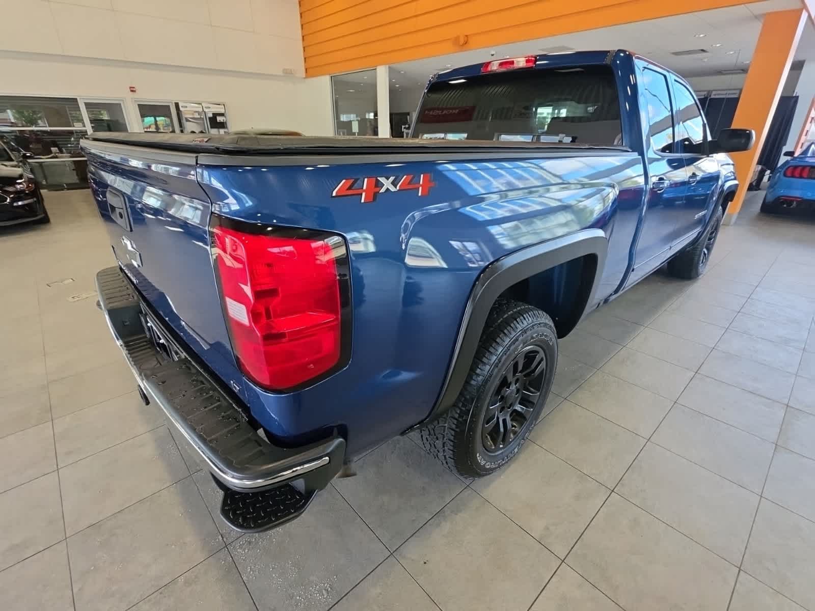 Used 2018 Chevrolet Silverado 1500 LT w/ All Star Edition AWD/4WD image 8