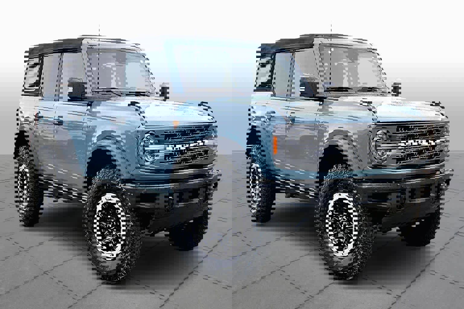 Used 2021 Ford Bronco Badlands image 2