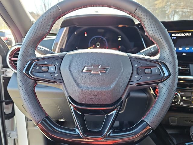 Used 2025 Chevrolet Trax RS w/ Sunroof Package image 12