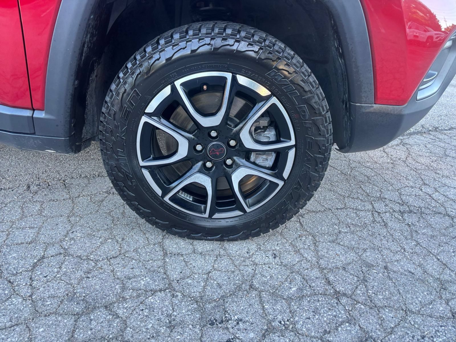 Used 2025 Jeep Compass Trailhawk AWD/4WD image 29