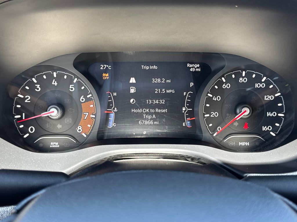 Used 2024 Jeep Compass Latitude AWD/4WD image 32