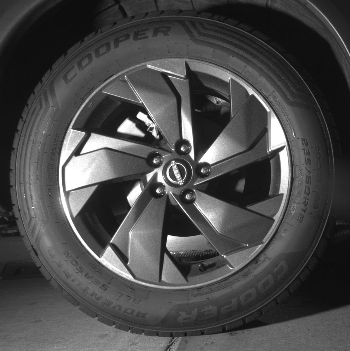 Used 2025 Nissan Rogue SV AWD/4WD image 15