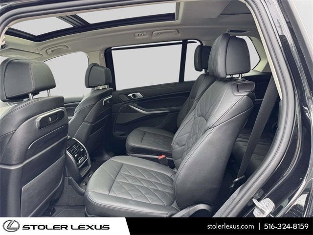 Used 2024 BMW X7 xDrive40i w/ Executive Package image 17