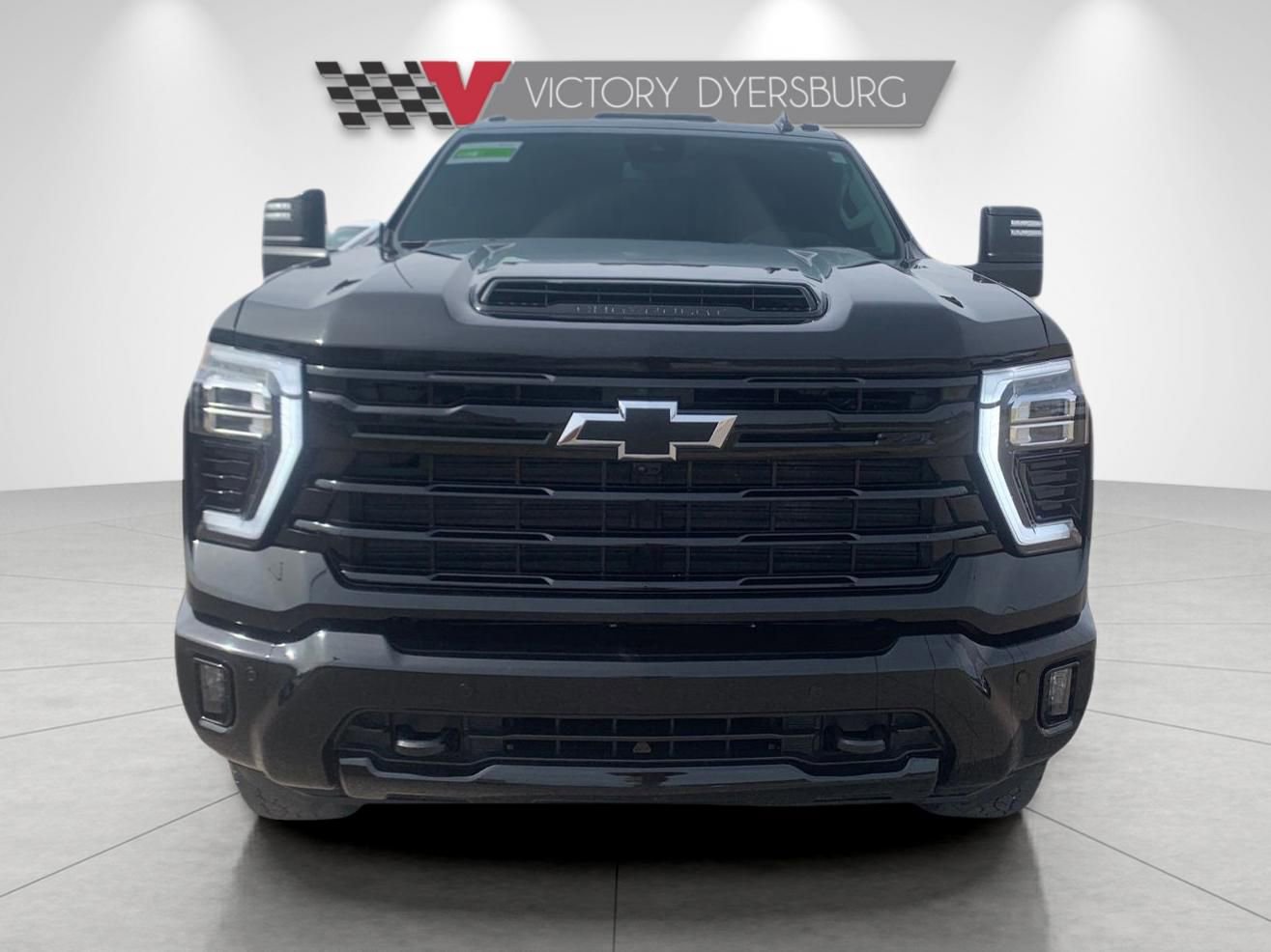 Used 2024 Chevrolet Silverado 2500 LTZ w/ LTZ Plus Package image 3