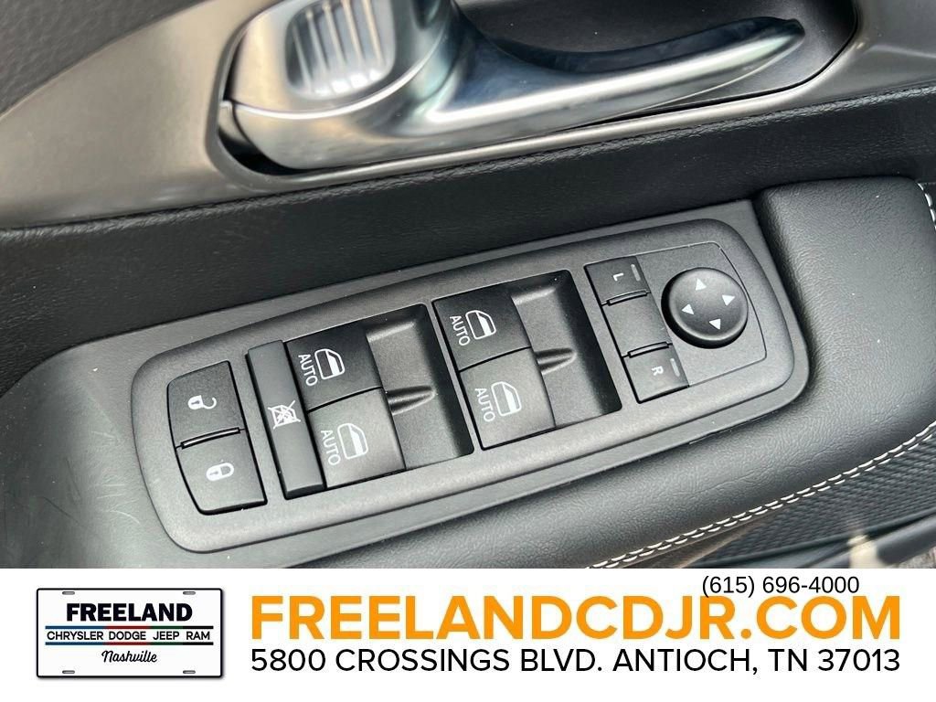 New 2025 Chrysler Pacifica Select image 16