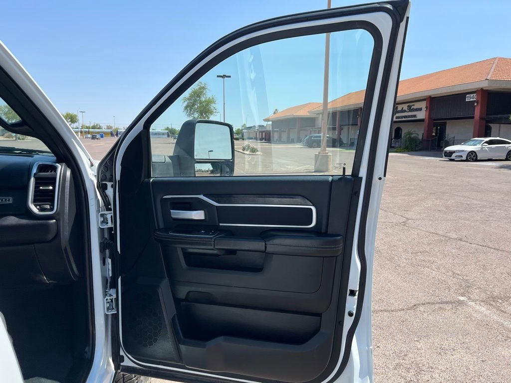 Used 2024 RAM 3500 Big Horn image 18
