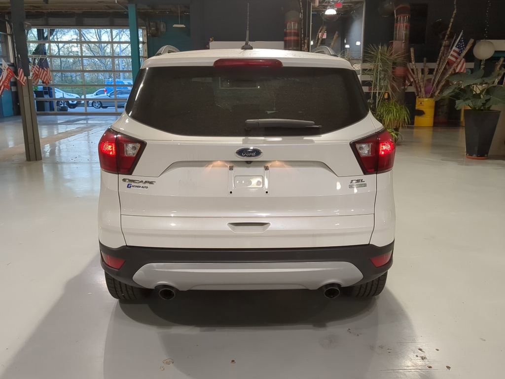 Used 2019 Ford Escape SEL image 10