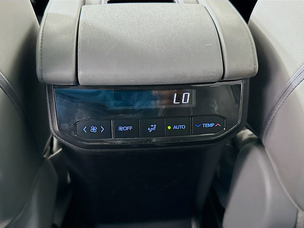 Used 2021 Toyota Highlander Limited image 26