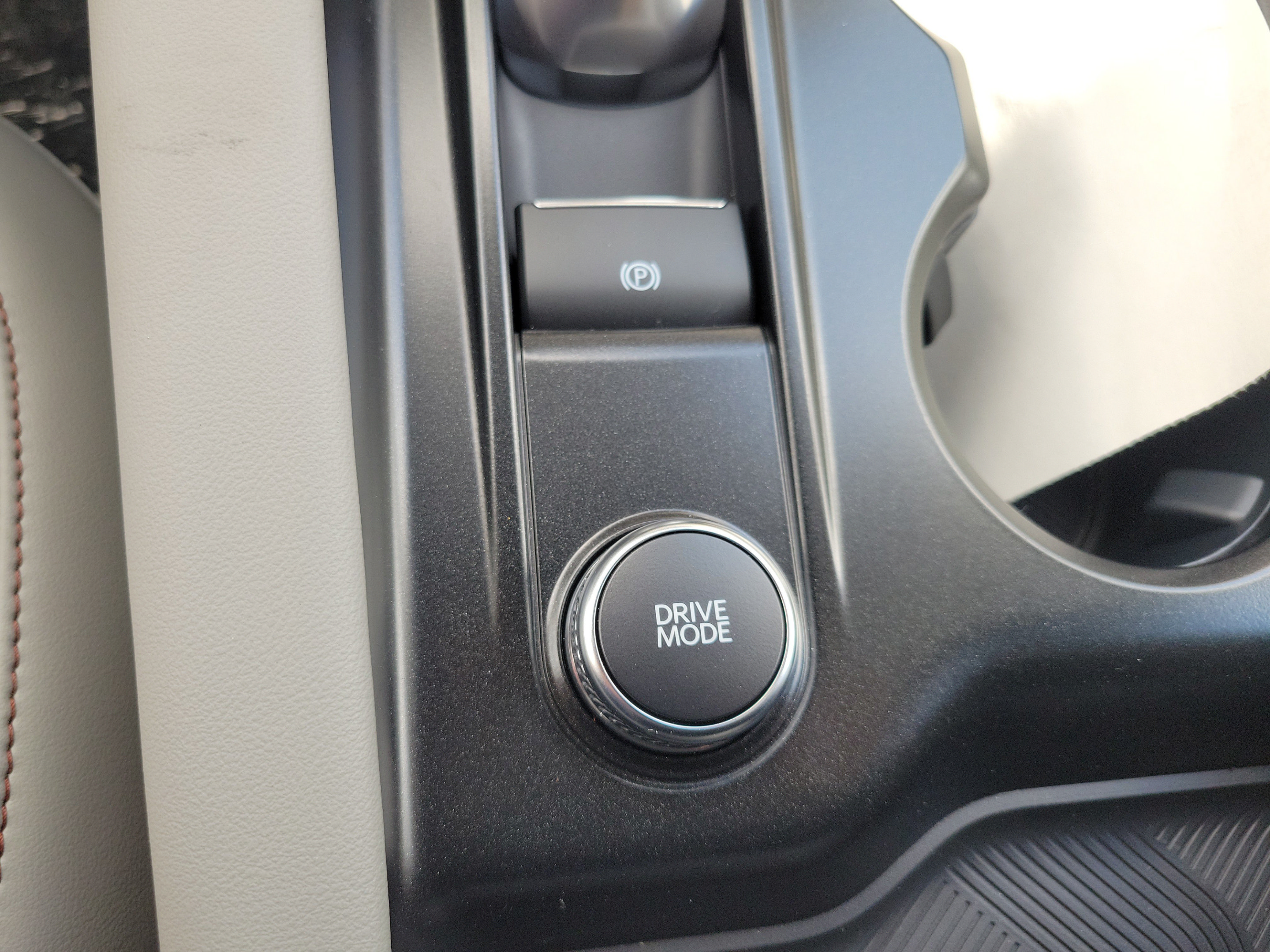 New 2027 Ford Explorer Active w/ Active Comfort Package RWD image 28