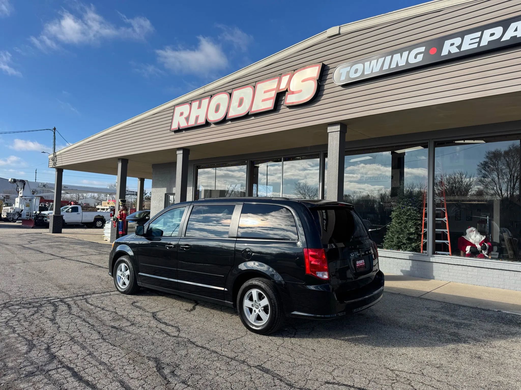 Used 2012 Dodge Grand Caravan SXT w/ Security Group image 3