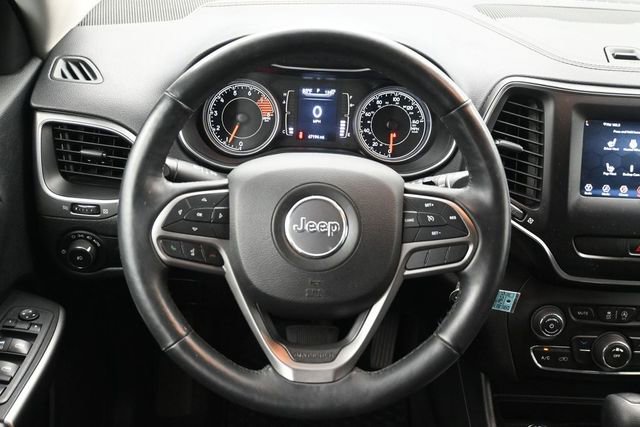 Used 2019 Jeep Cherokee Latitude w/ Cold Weather Group AWD/4WD image 23