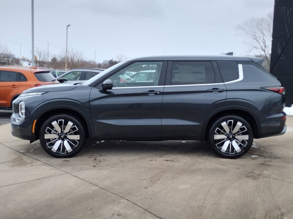 New 2026 Mitsubishi Outlander SE image 20