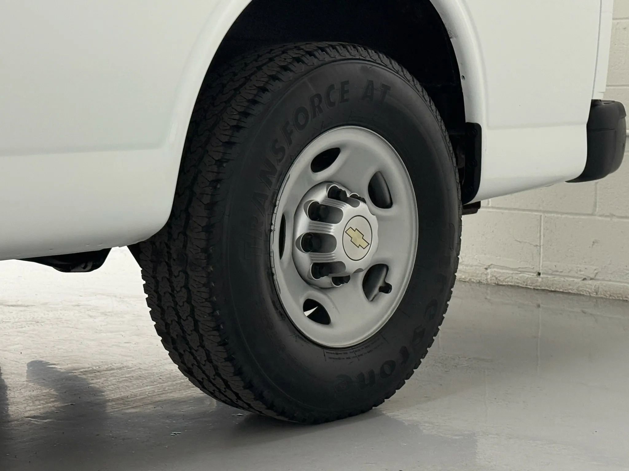 Used 2013 Chevrolet Express 3500 LS image 39