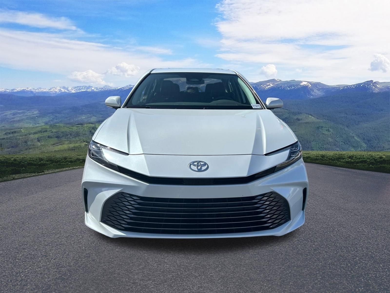 Used 2025 Toyota Camry XLE image 9