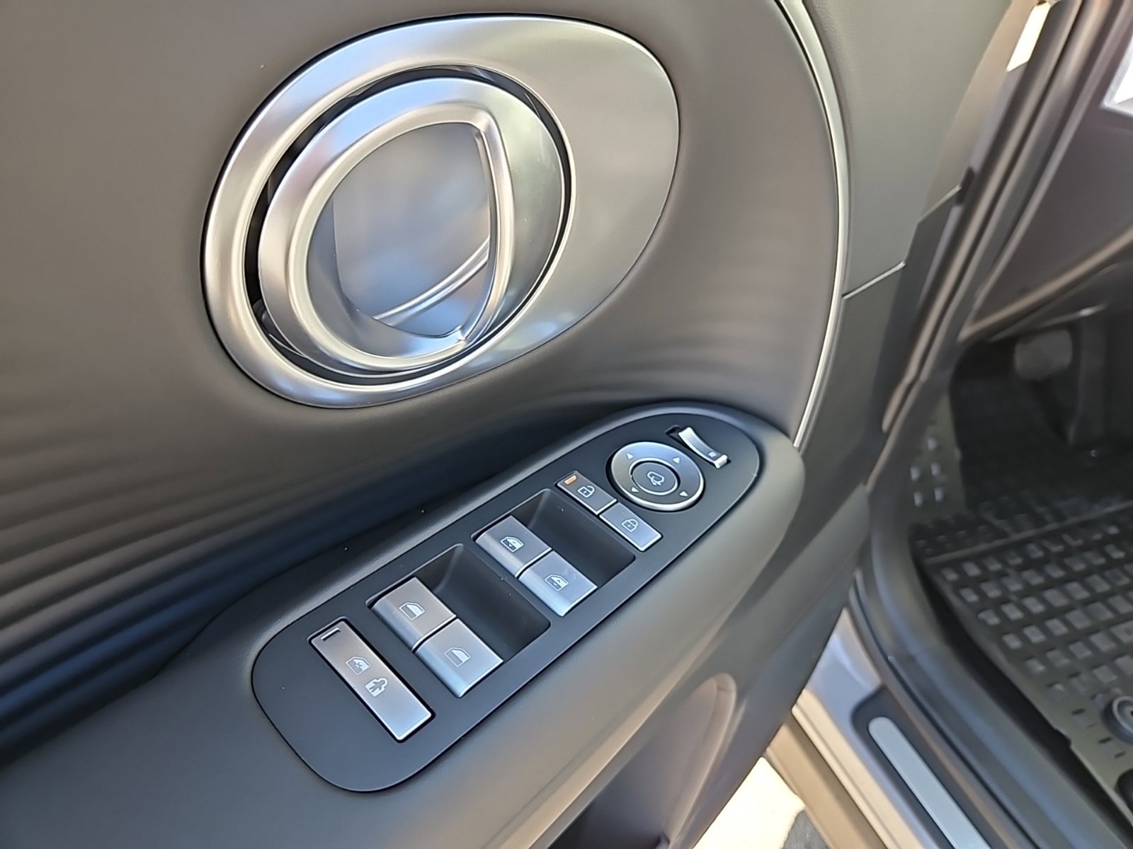 New 2026 Hyundai Ioniq 9 SEL image 9