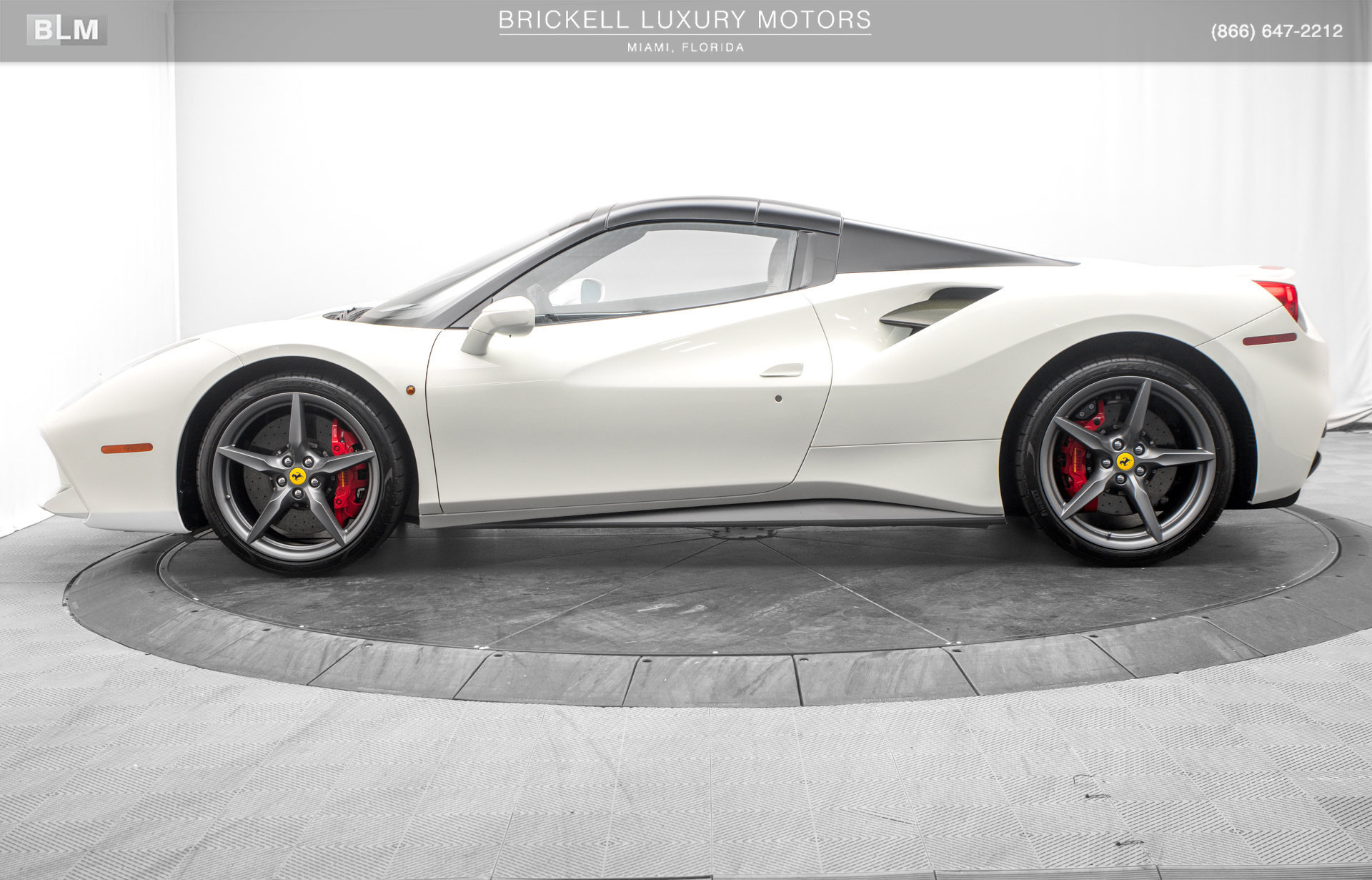 Used 2018 Ferrari 488 Spider RWD image 13