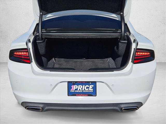 Used 2018 Dodge Charger SXT RWD image 6