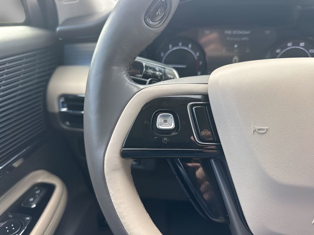 Used 2022 Lincoln Corsair AWD w/ Premium Package image 14