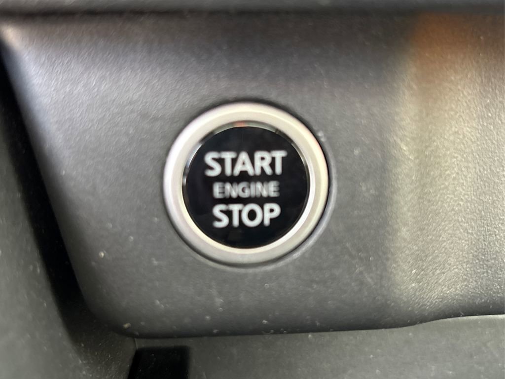 Used 2021 Nissan Rogue SV image 32