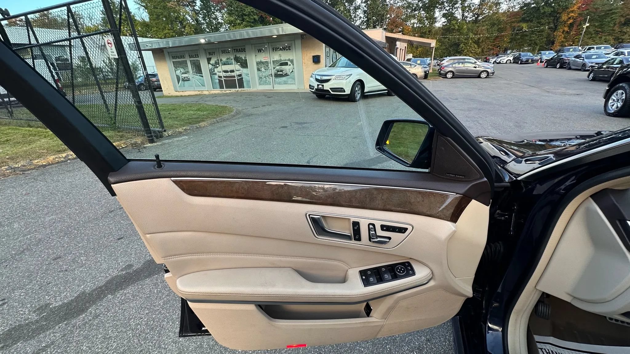 Used 2016 Mercedes-Benz E 350 4MATIC Sedan image 24