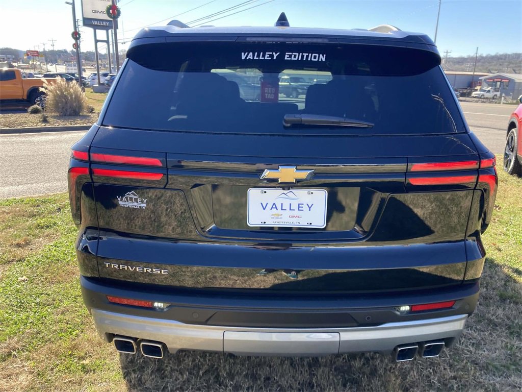New 2025 Chevrolet Traverse LT w/ LPO, Floor Liner Package image 5