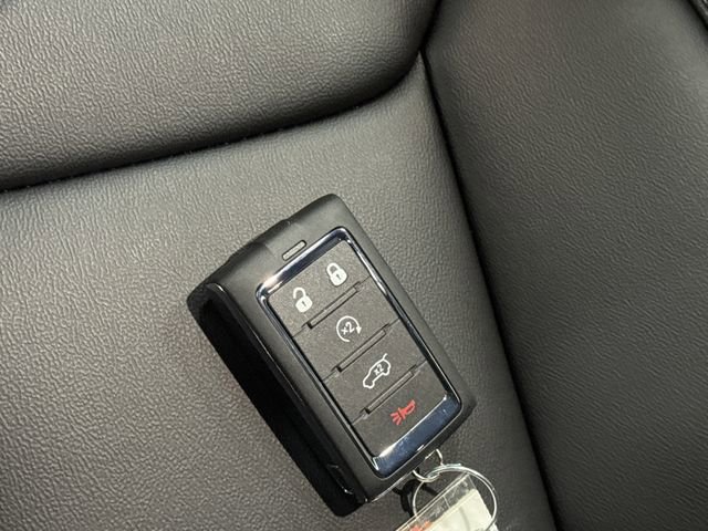 New 2025 Jeep Grand Cherokee Limited w/ Black Appearance Package image 28