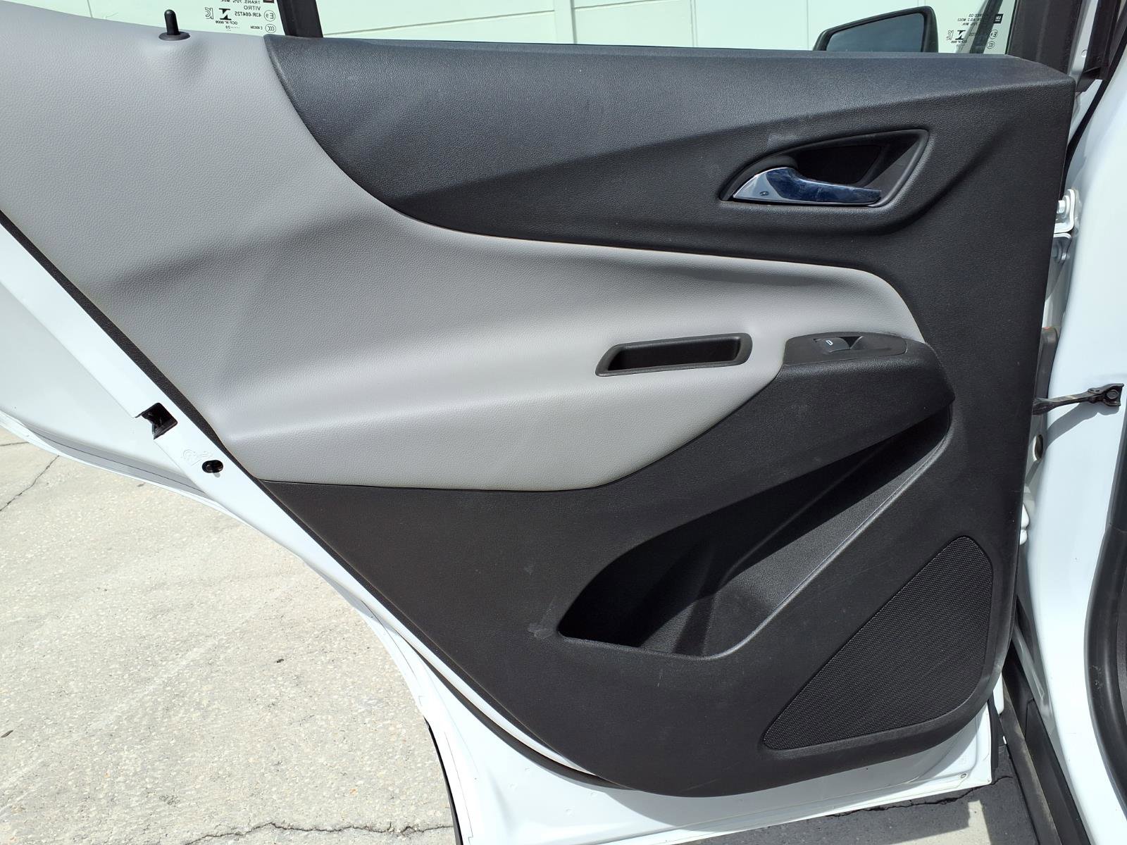 Used 2020 Chevrolet Equinox LS image 16