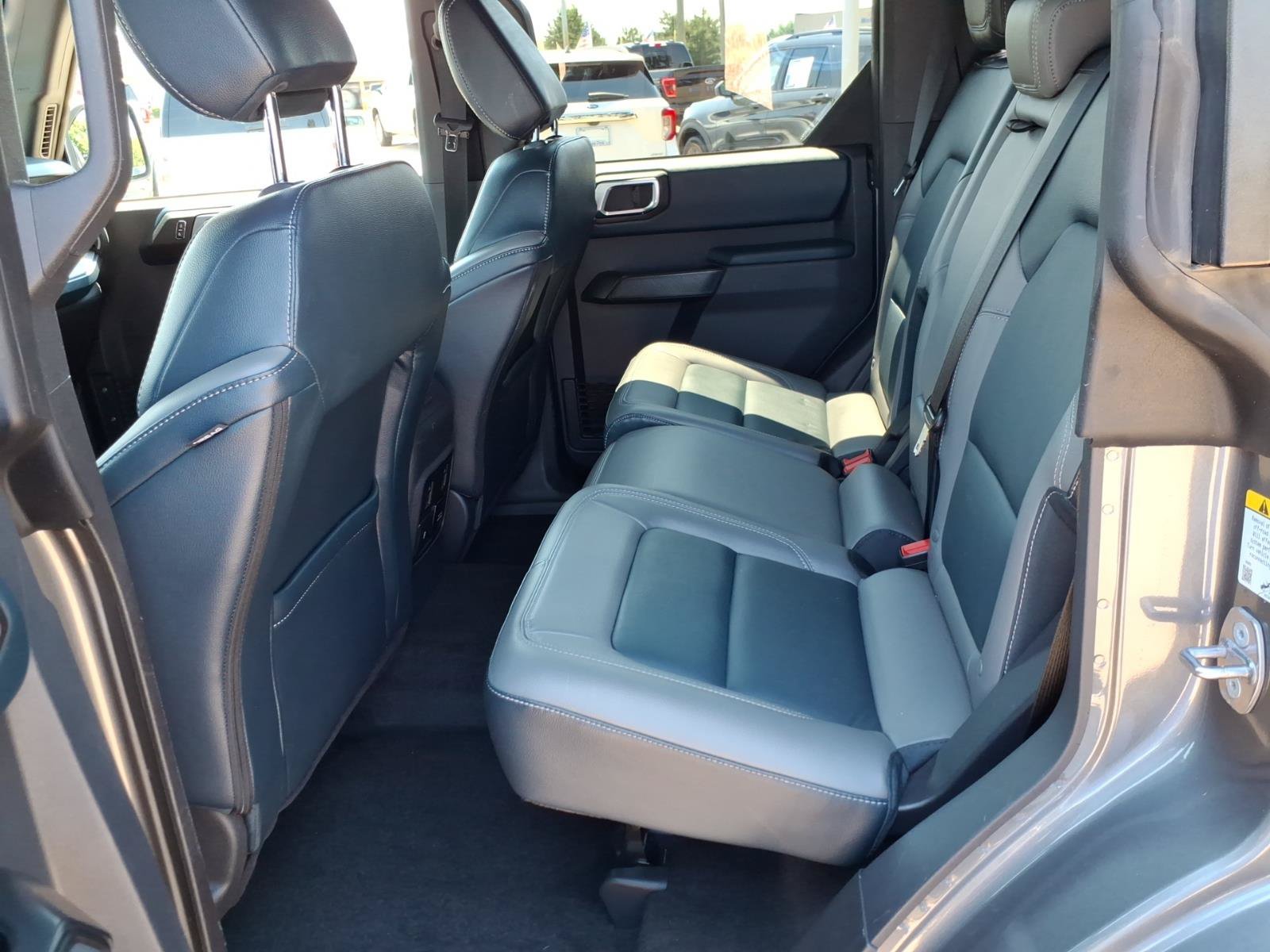 Used 2024 Ford Bronco Outer Banks AWD/4WD image 13