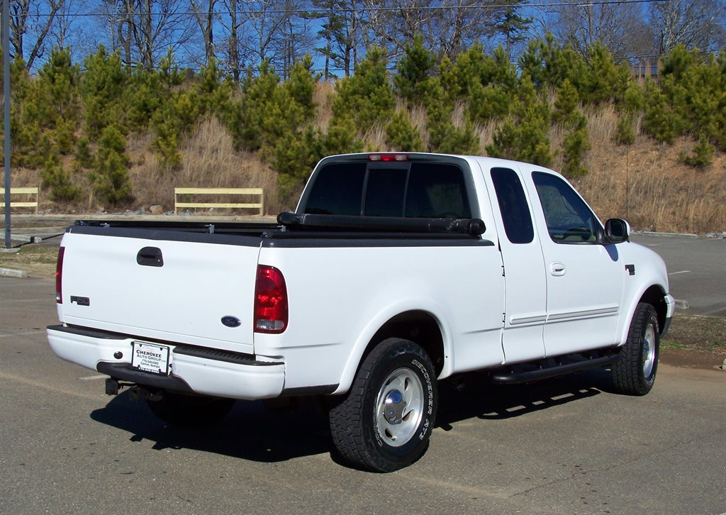 Used 1999 Ford F150 XLT image 2