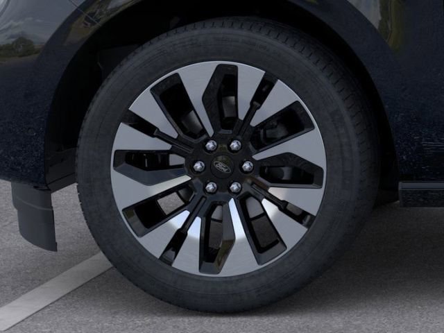 New 2025 Ford Expedition Platinum w/ Driver's Package image 19