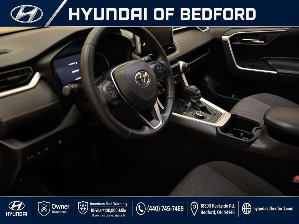 Used 2025 Toyota RAV4 XLE AWD/4WD image 17