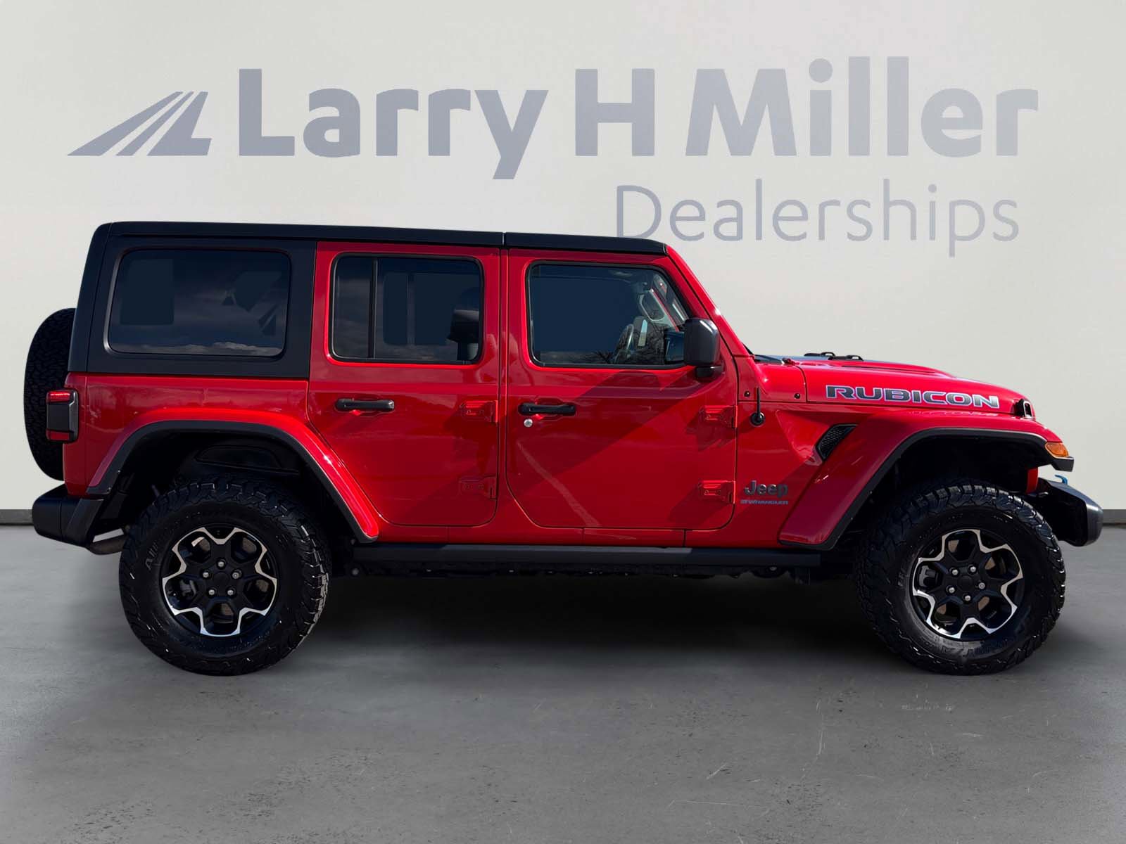 Used 2023 Jeep Wrangler Unlimited Rubicon 4xe w/ Cold Weather Group image 7