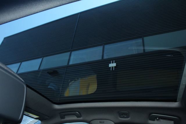 Certified 2025 Porsche Cayenne Coupe image 26