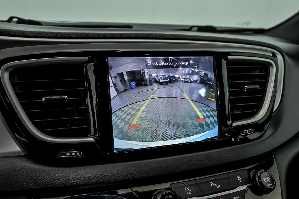 Used 2020 Chrysler Pacifica Touring-L Plus w/ S Appearance Package FWD image 21