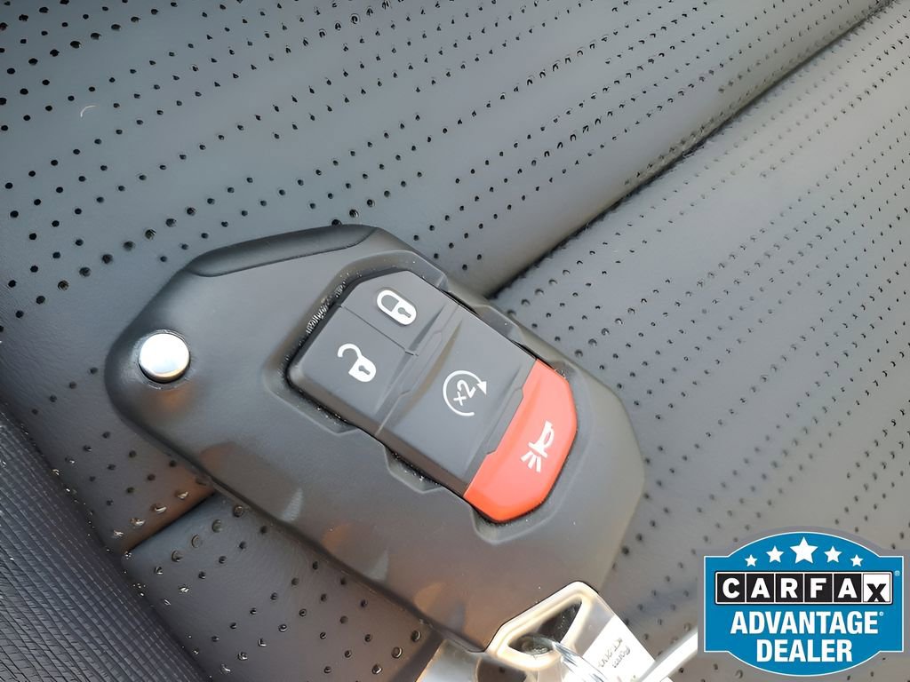 Used 2025 Buick Enclave Sport Touring AWD/4WD image 37