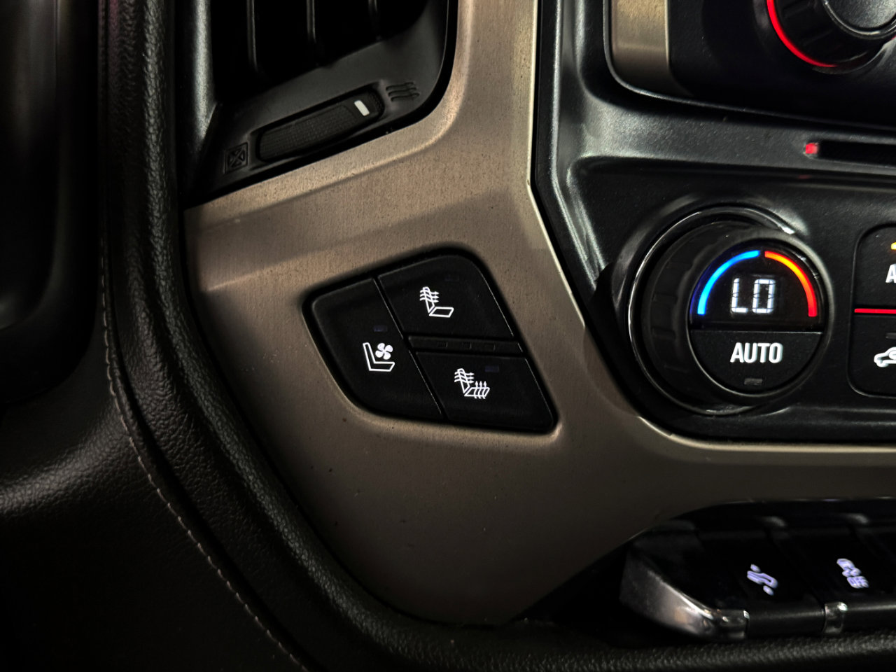 Used 2016 GMC Sierra 3500 Denali w/ Driver Alert Package image 22