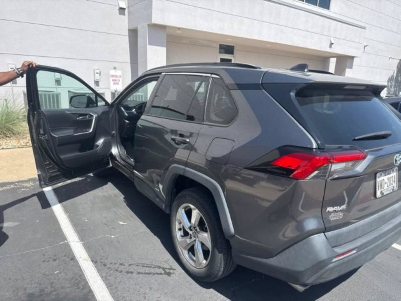 Used 2021 Toyota RAV4 XLE Premium AWD/4WD image 2