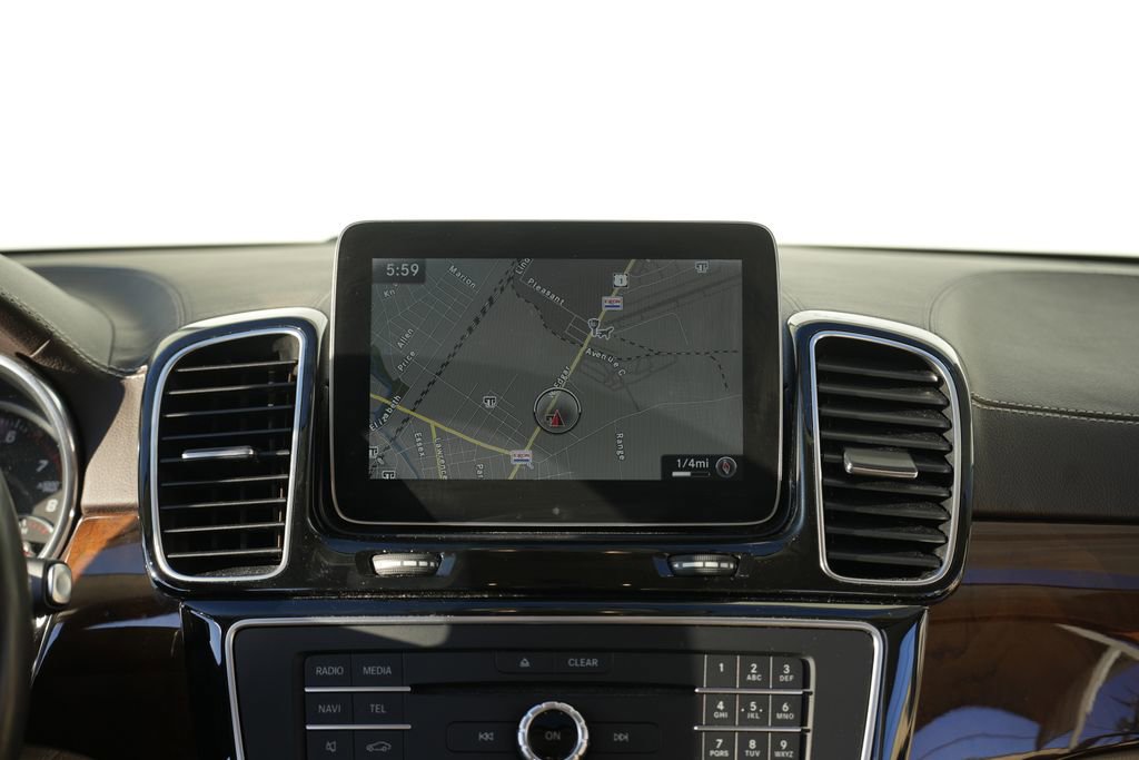 Used 2017 Mercedes-Benz GLE 400 4MATIC image 41