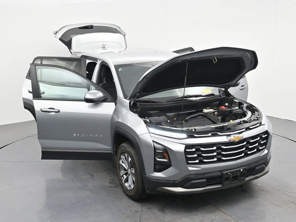 Used 2025 Chevrolet Equinox LT FWD image 37