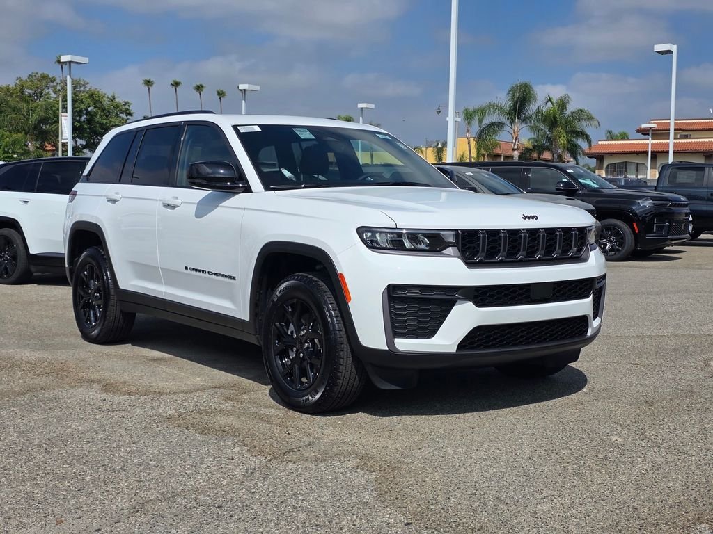 New 2026 Jeep Grand Cherokee Altitude RWD image 1