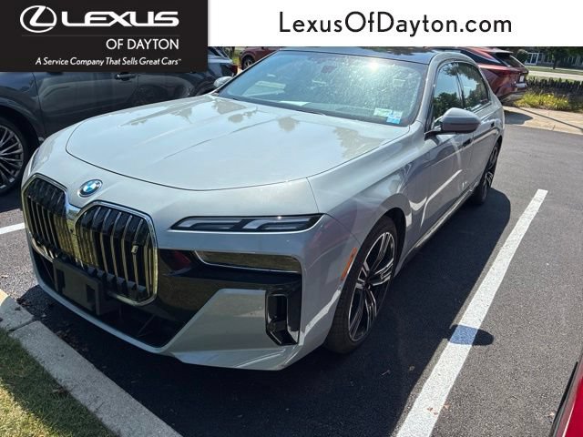 Used 2023 BMW i7 xDrive60 AWD/4WD image 1