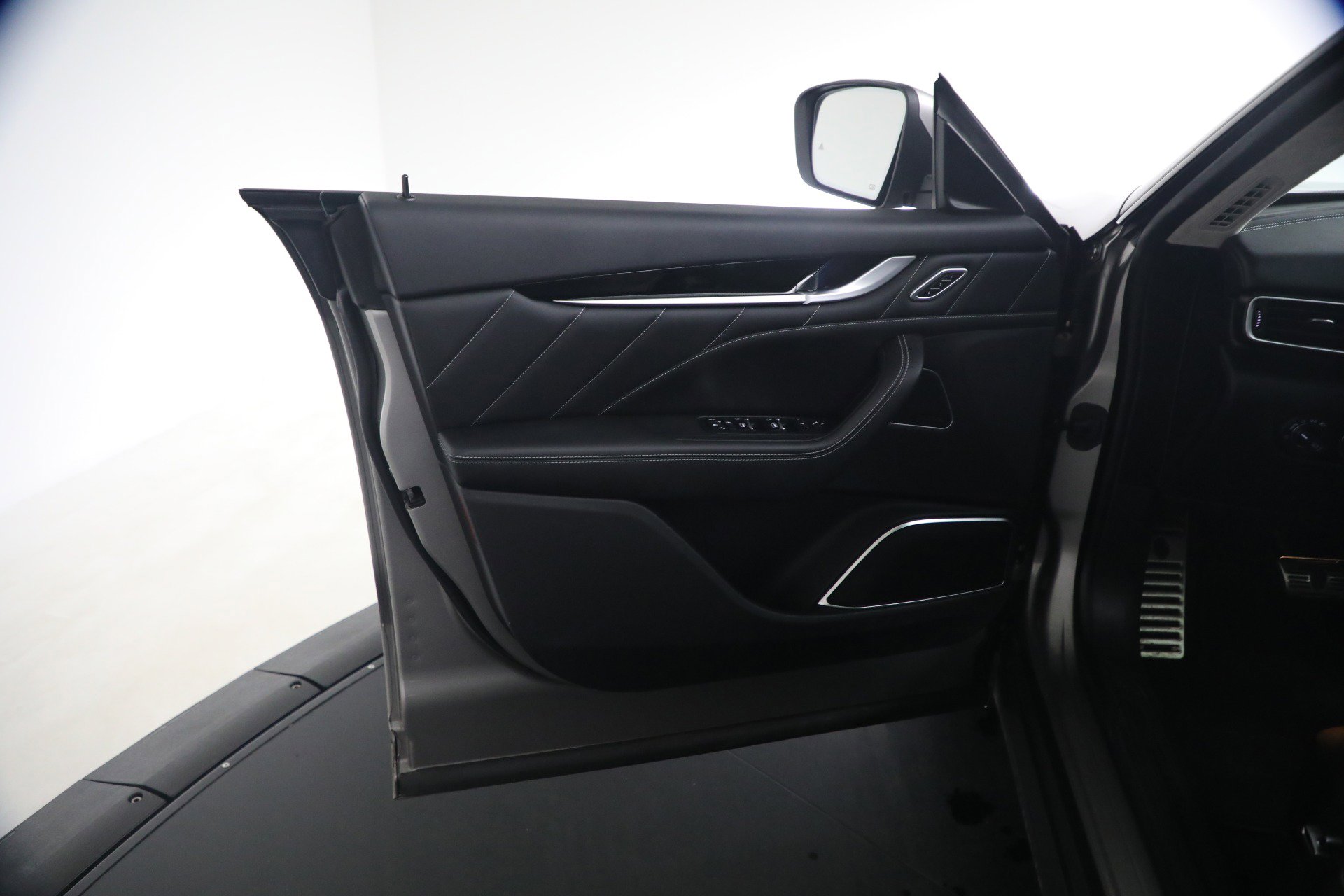 Certified 2022 Maserati Levante Modena AWD/4WD image 25