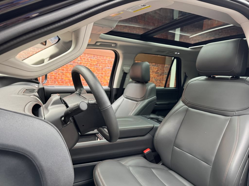 Certified 2025 Ford Expedition Active AWD/4WD image 25