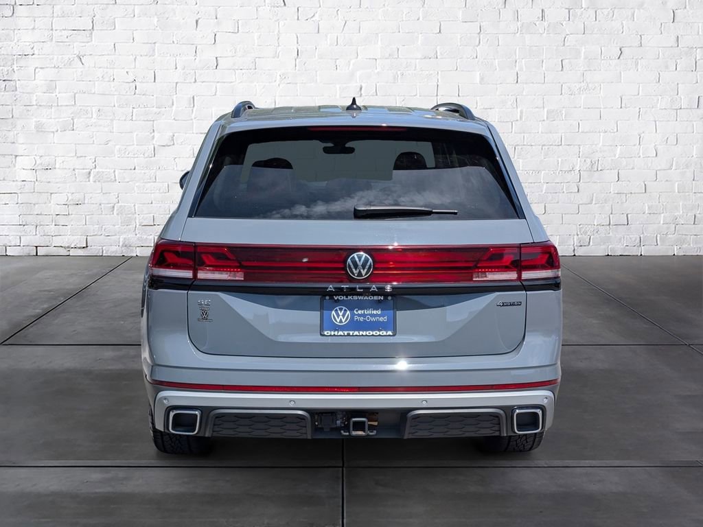Used 2024 Volkswagen Atlas Peak Edition SE AWD/4WD image 6