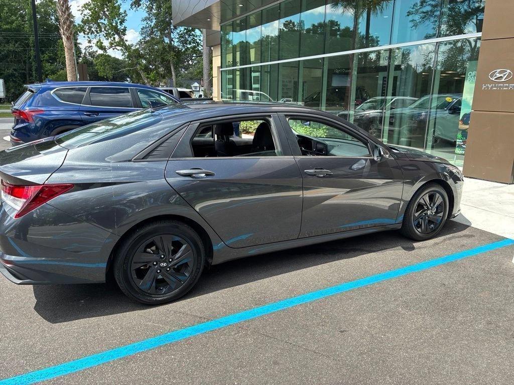Used 2021 Hyundai Elantra SEL FWD image 8