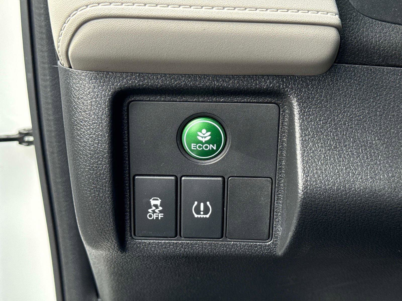 Certified 2022 Honda HR-V LX image 31