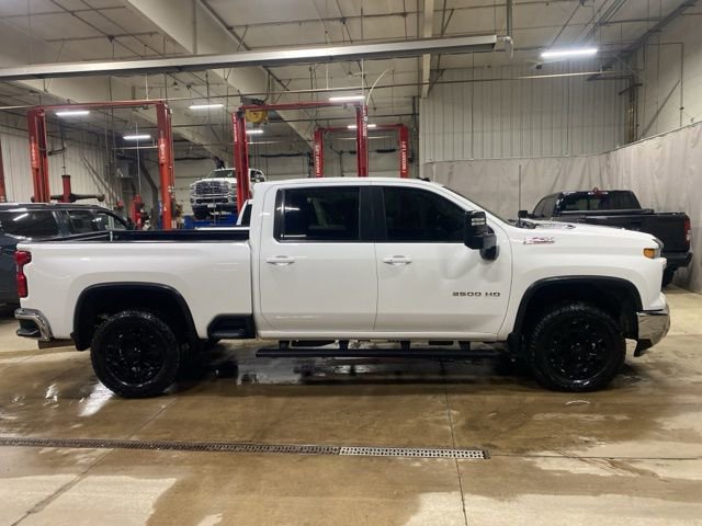 Used 2024 Chevrolet Silverado 2500 LT w/ Convenience Package image 2