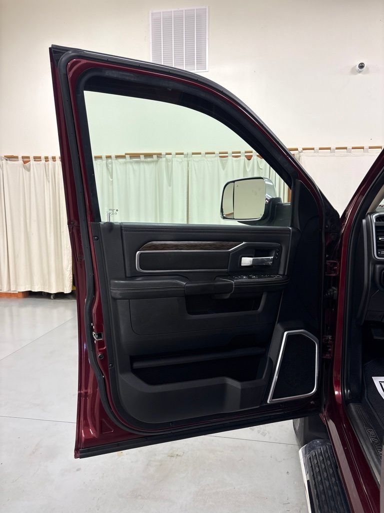 Used 2020 RAM 2500 Laramie RWD image 16